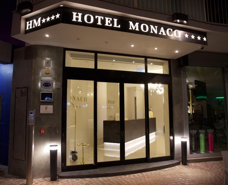 Monaco Suites Hotel Lignano Sabbiadoro Exterior foto