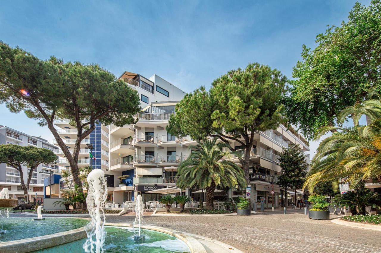 Monaco Suites Hotel Lignano Sabbiadoro Exterior foto