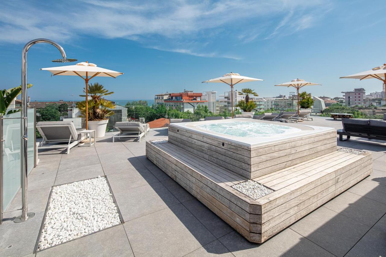 Monaco Suites Hotel Lignano Sabbiadoro Exterior foto