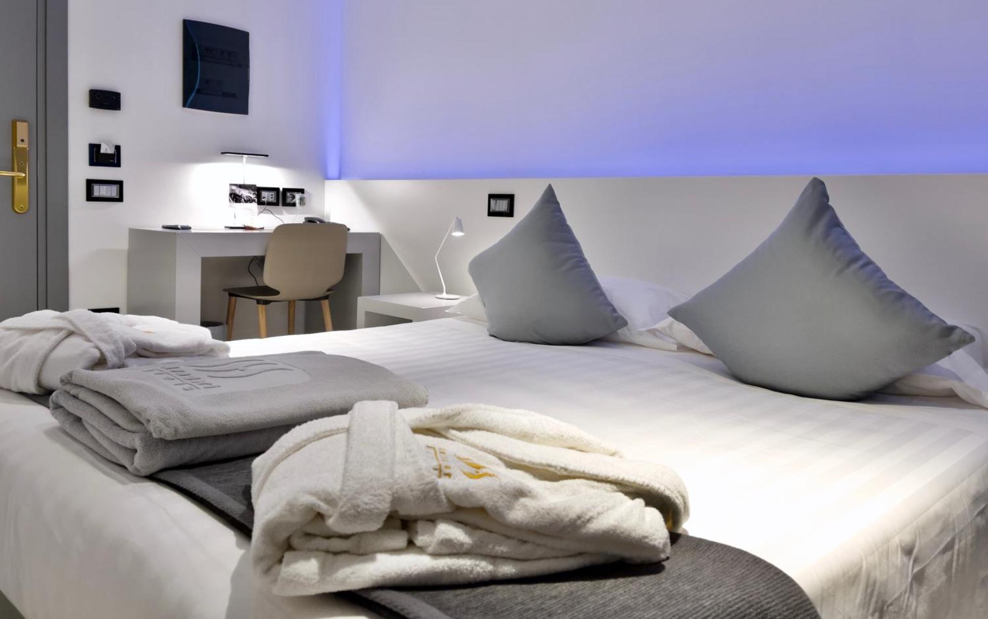 Monaco Suites Hotel Lignano Sabbiadoro Cameră foto