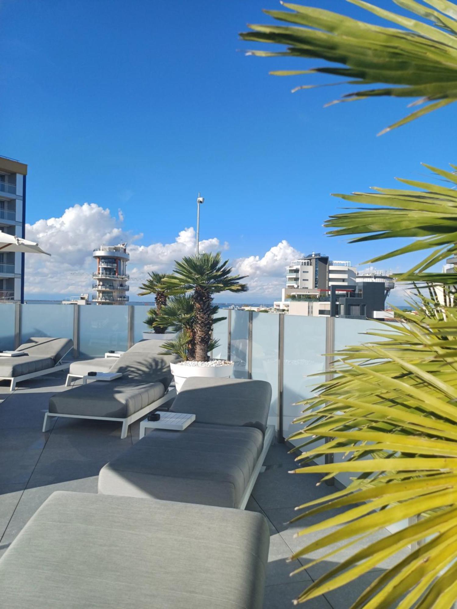 Monaco Suites Hotel Lignano Sabbiadoro Exterior foto